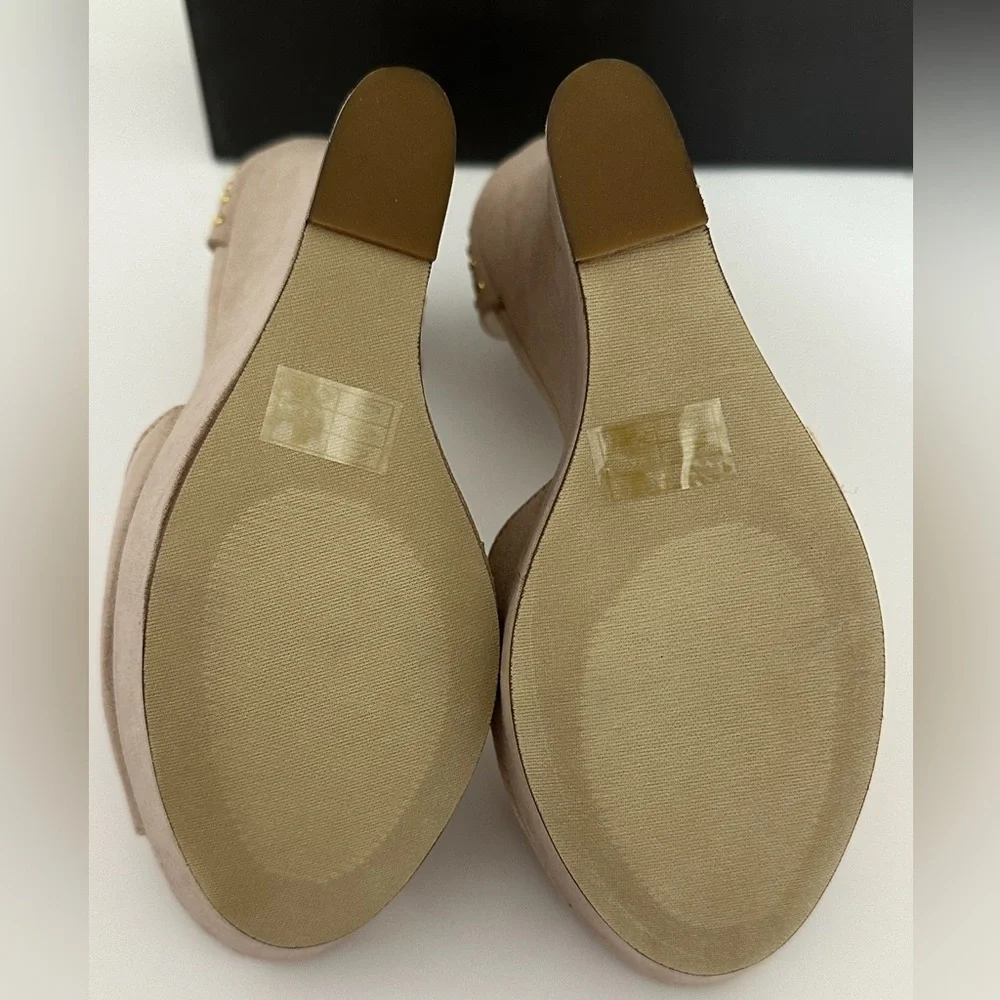 NIB JustFab Clea Nude Studded Cutout Wedge Heels Sandals Size 8.5 Platform Shoes